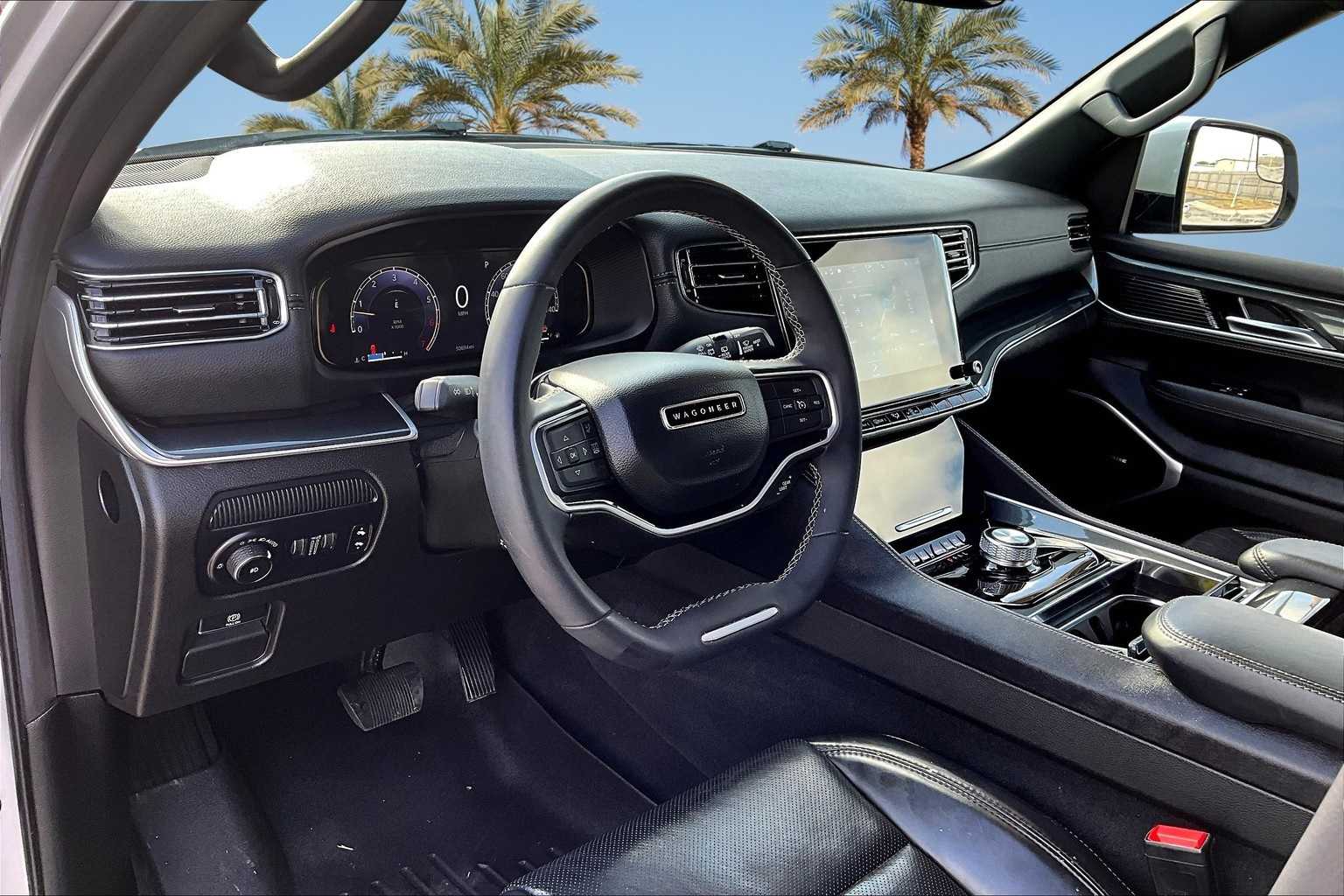 Thumbnail: 2022 Jeep Wagoneer - 2