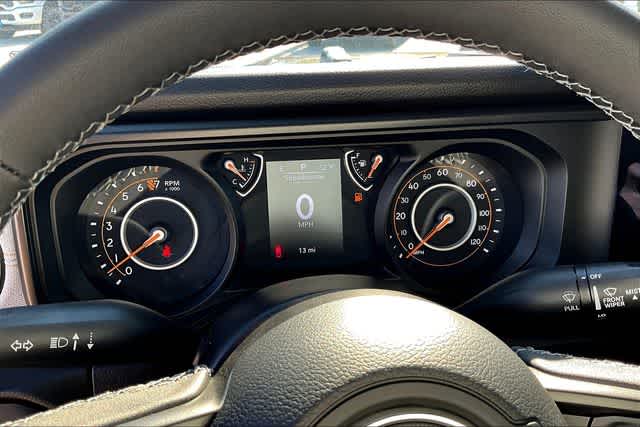 Thumbnail: 2025 Jeep Gladiator - 17