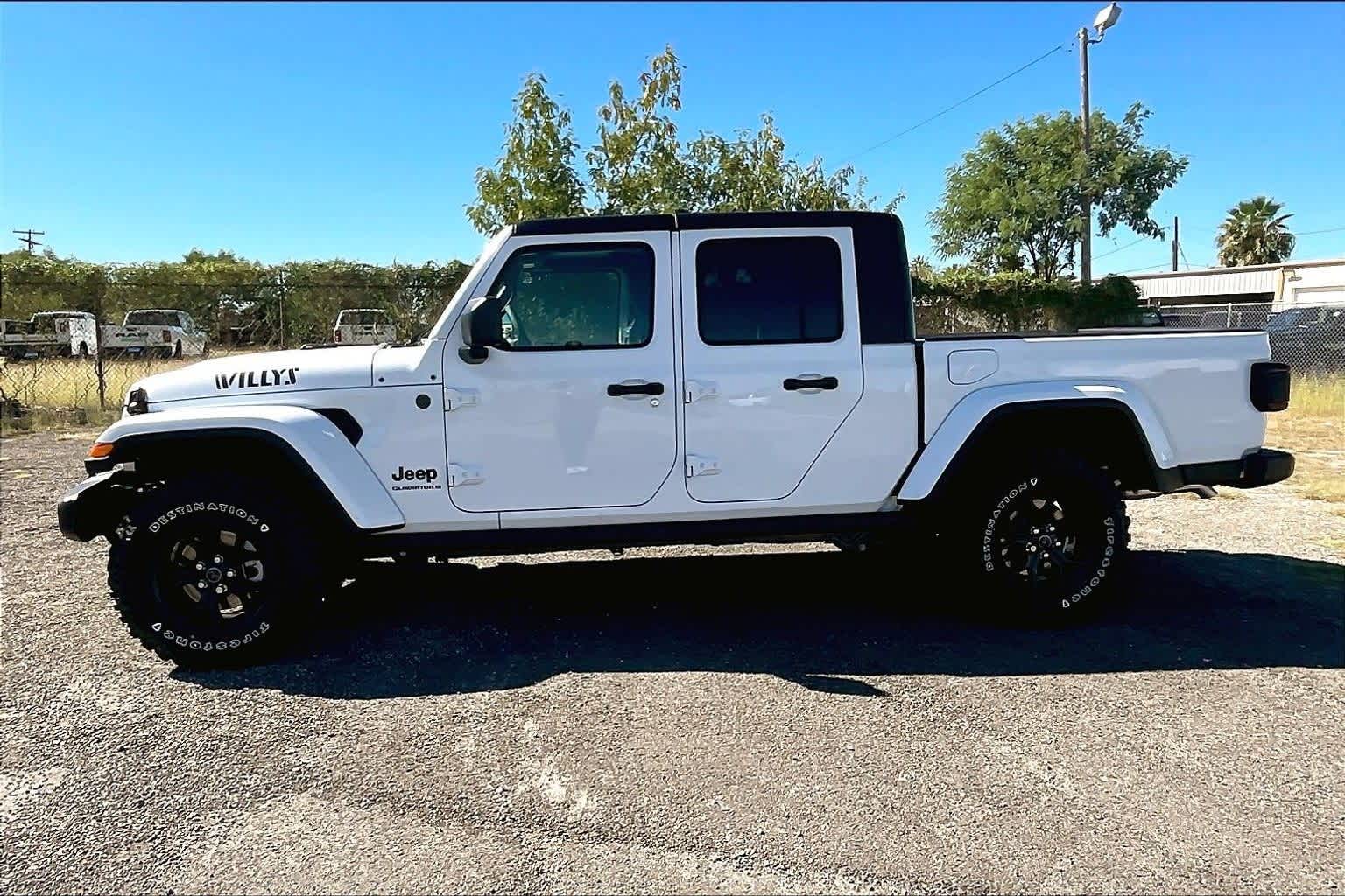 Thumbnail: 2025 Jeep Gladiator - 3