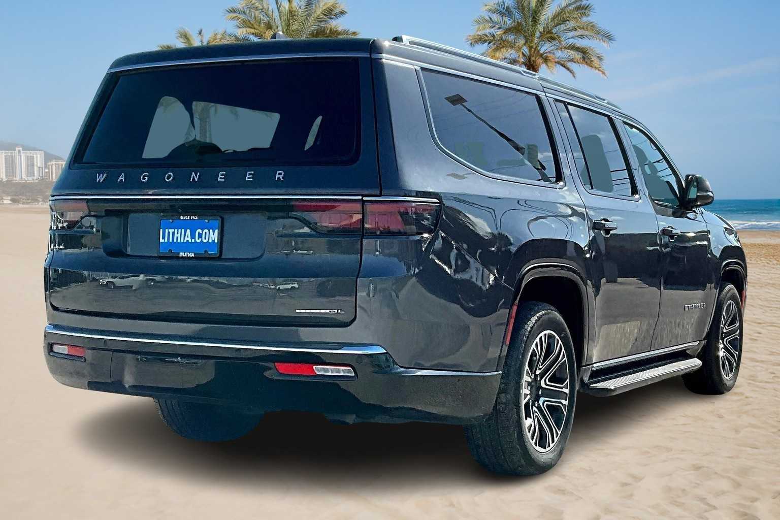 Thumbnail: 2023 Jeep Wagoneer - 23