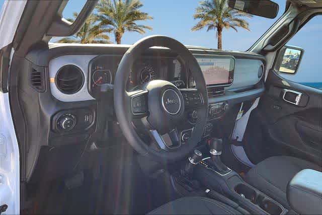 Thumbnail: 2025 Jeep Gladiator - 2