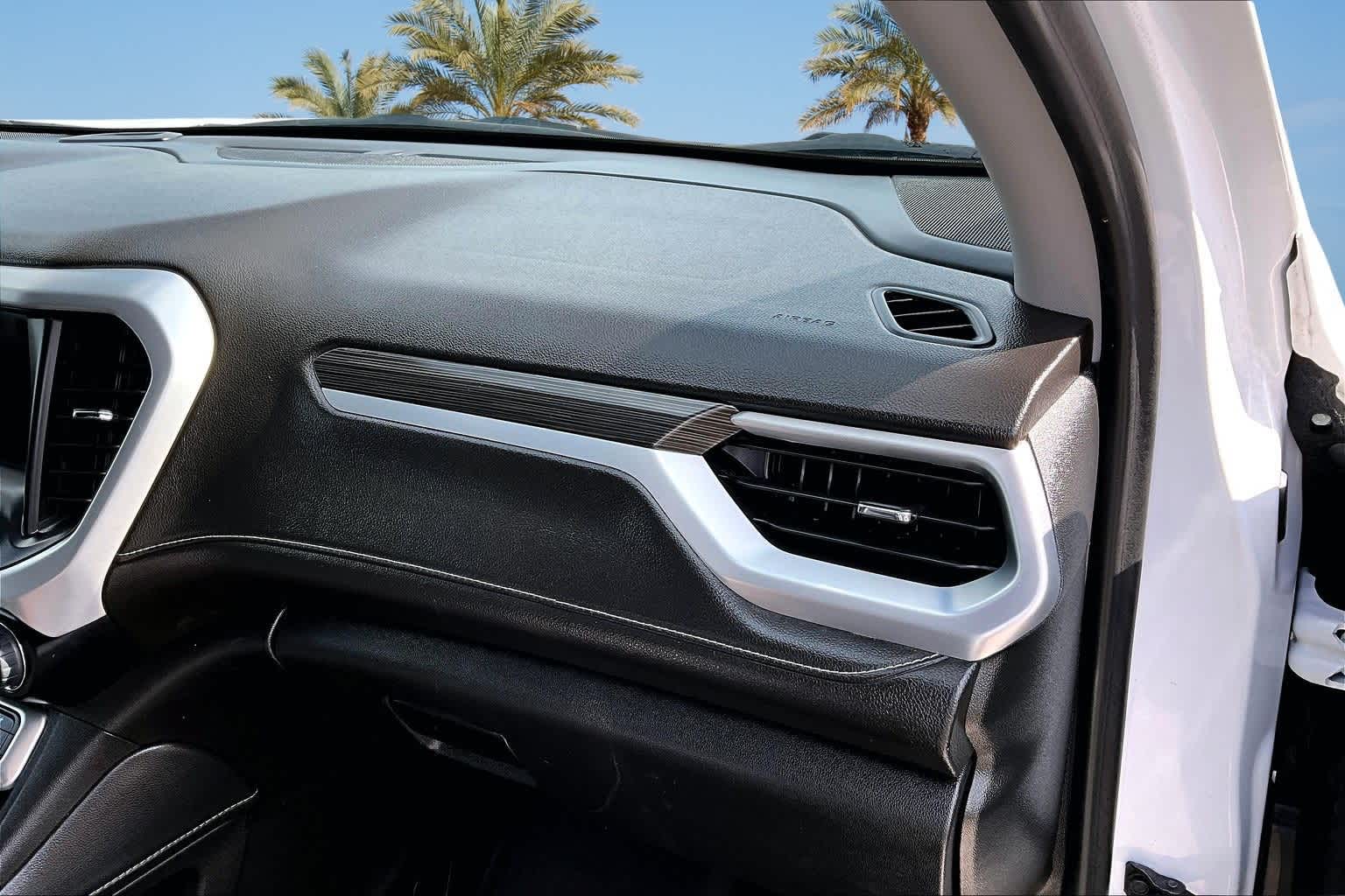 Thumbnail: 2023 GMC Acadia - 21