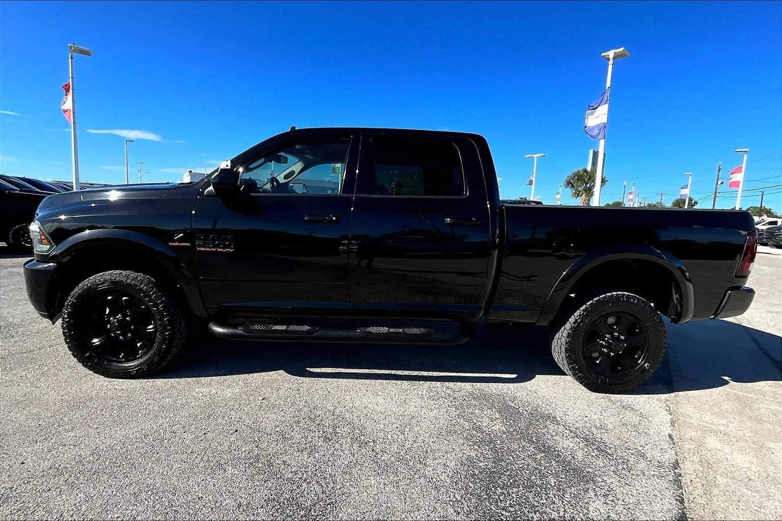 2016 Ram 2500 Laramie photo 3