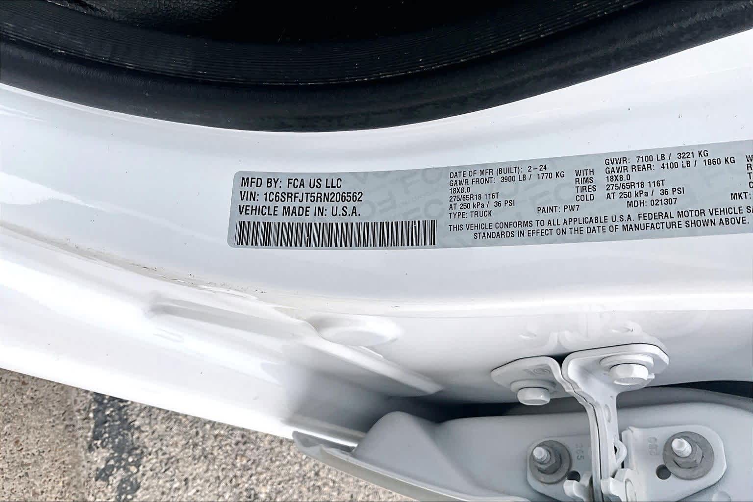 Thumbnail: 2024 RAM 1500 - 18