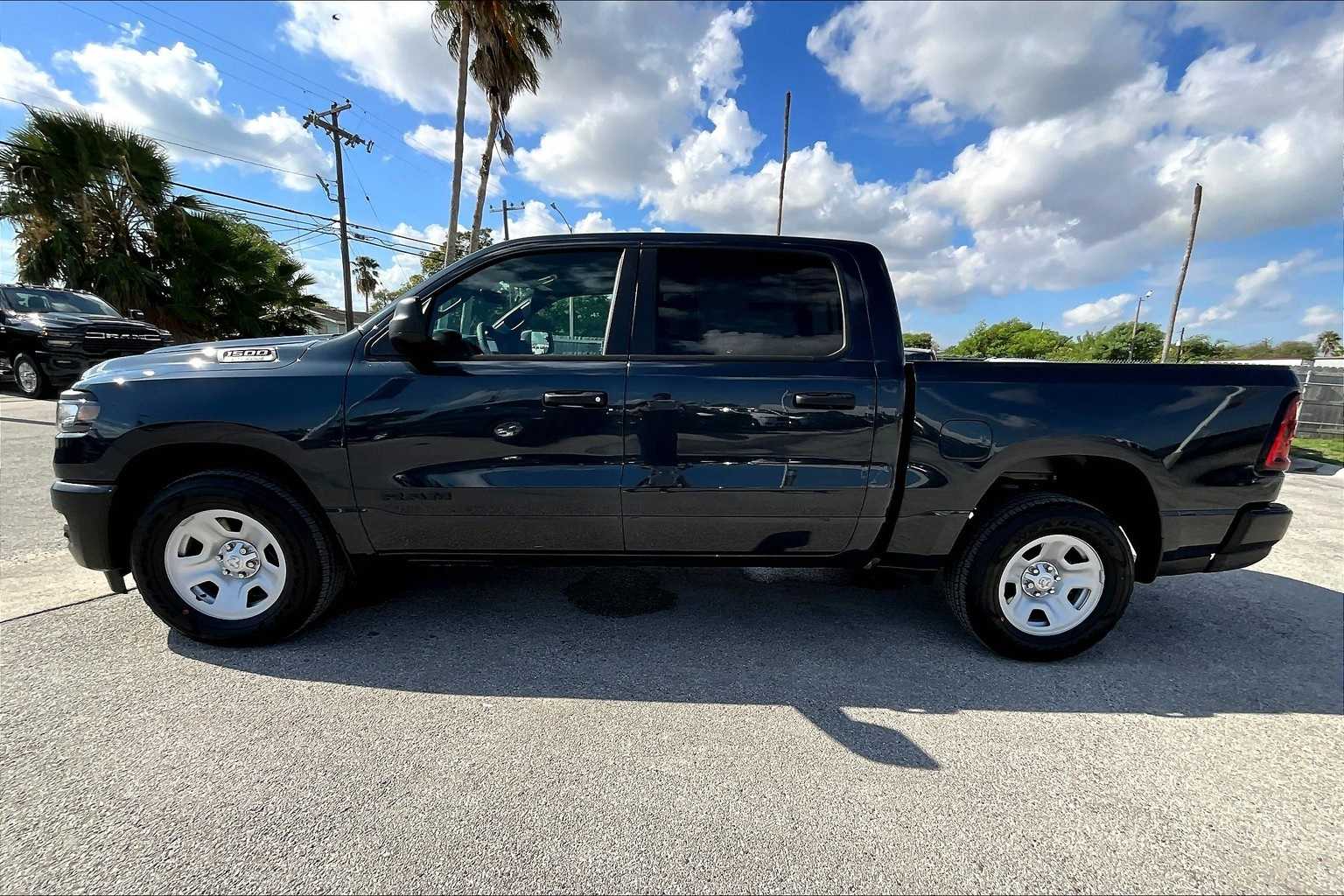 Thumbnail: 2025 RAM 1500 - 3