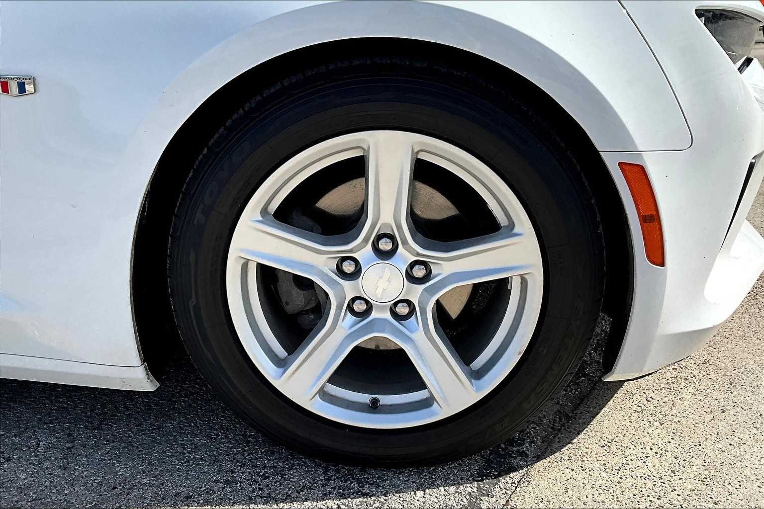 Thumbnail: 2018 Chevrolet Camaro - 30