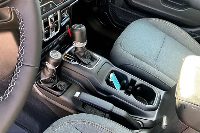 Thumbnail: 2025 Jeep Gladiator - 16