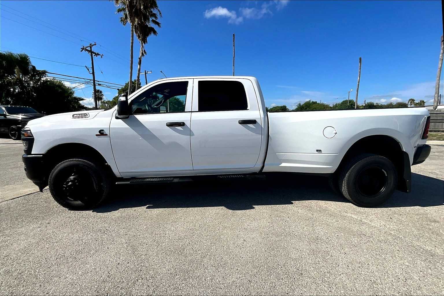 2026 Ram 3500 Tradesman photo 3