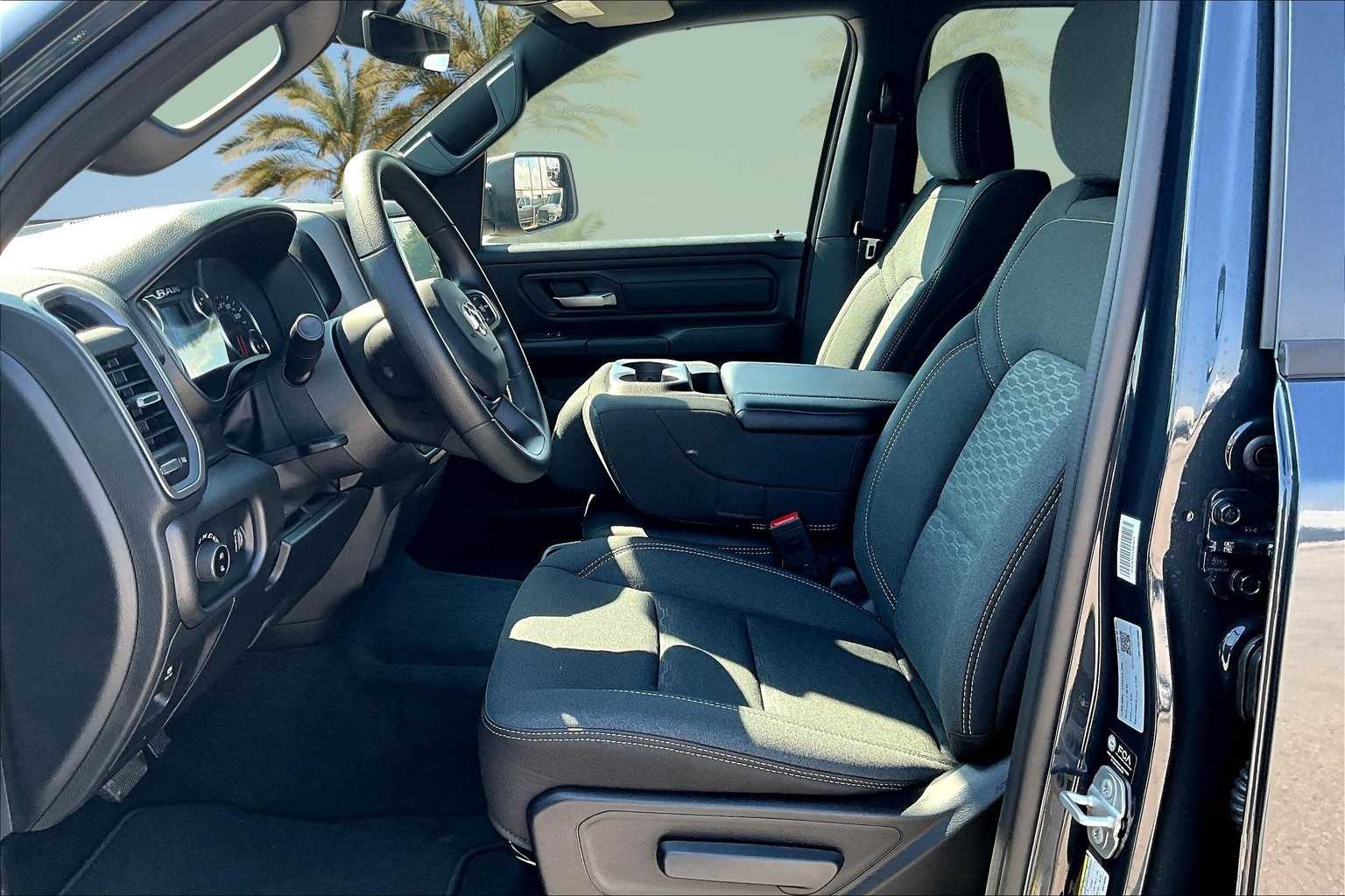 Thumbnail: 2025 RAM 1500 - 10