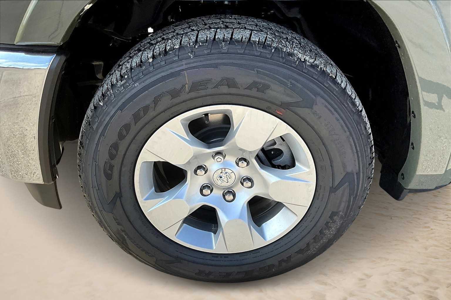 Thumbnail: 2025 RAM 1500 - 8