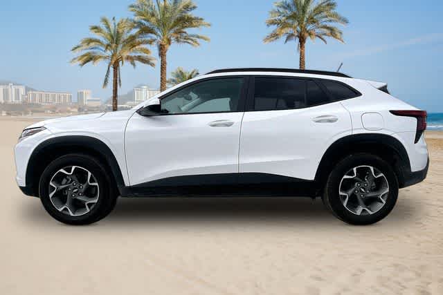Thumbnail: 2025 Chevrolet Trax - 2