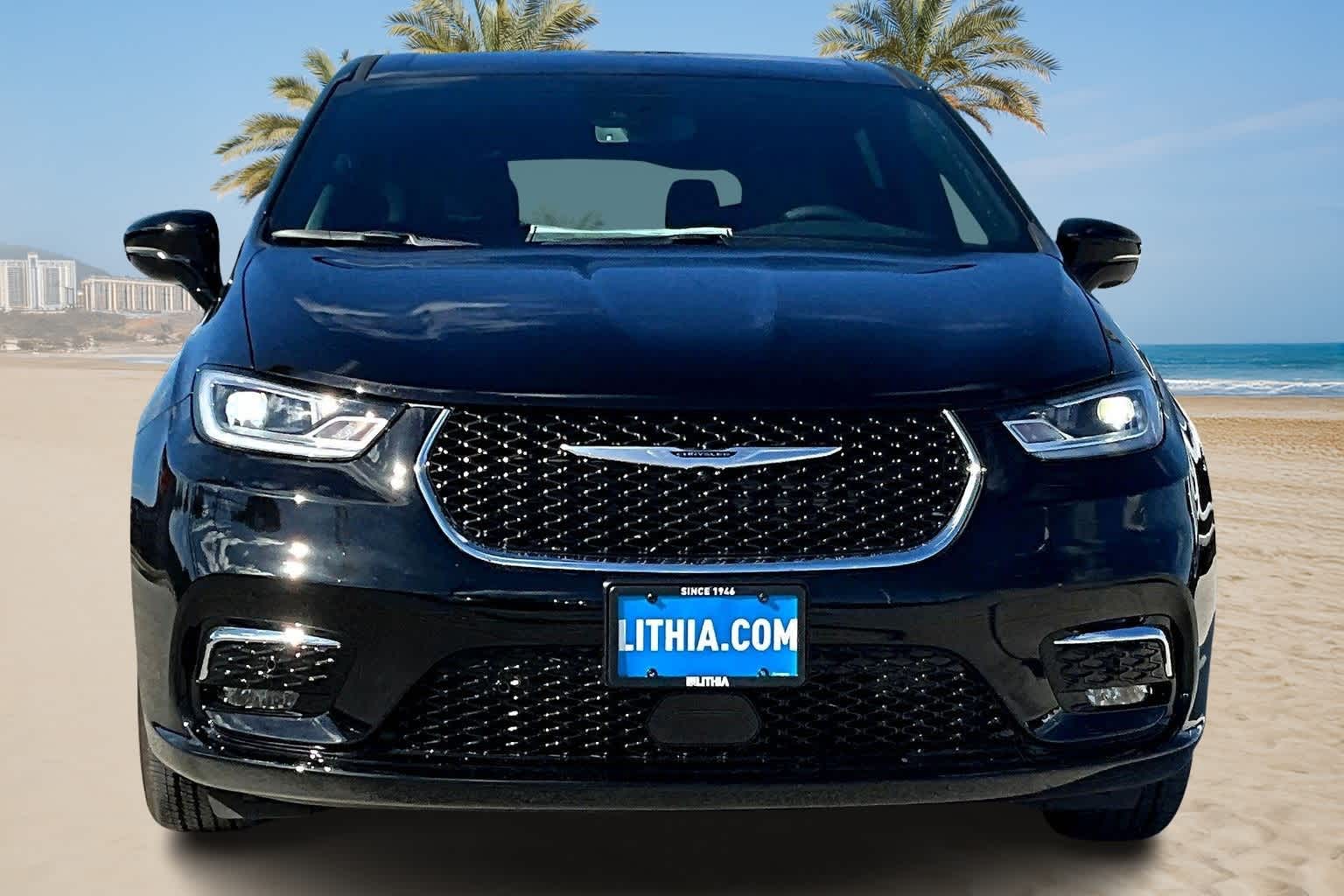 Thumbnail: 2026 Chrysler Pacifica - 6