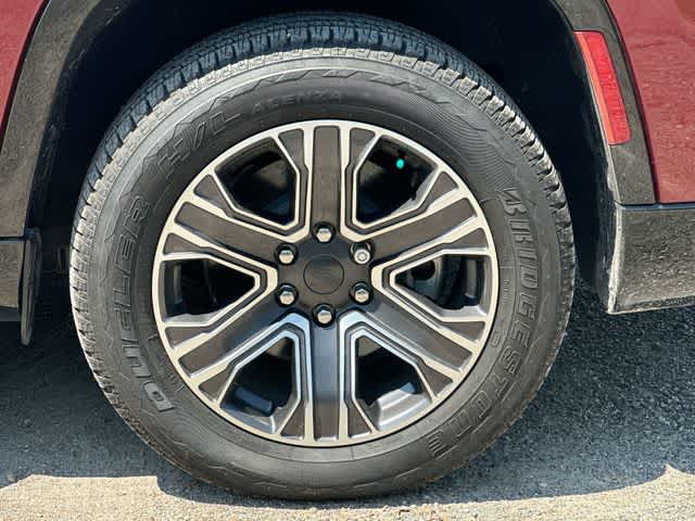 Thumbnail: 2024 Jeep Wagoneer - 14