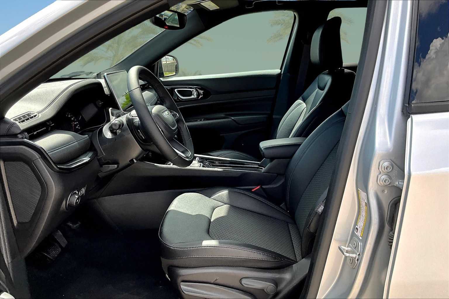 Thumbnail: 2025 Jeep Compass - 10