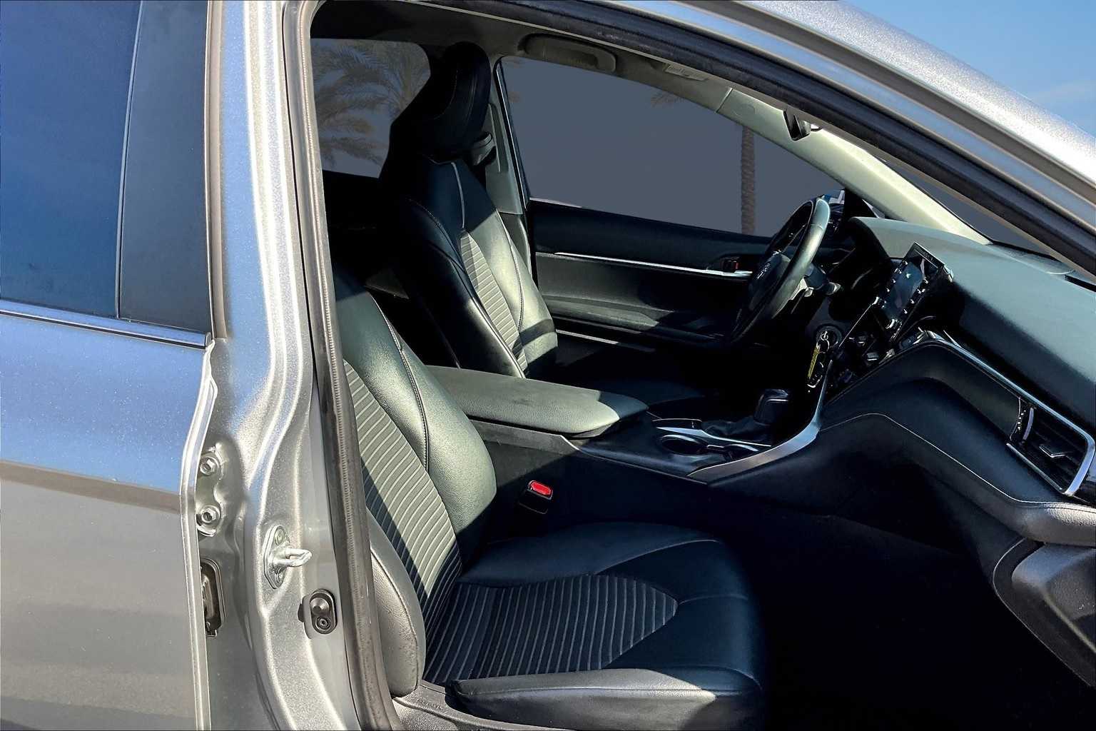 Thumbnail: 2022 Toyota Camry - 13