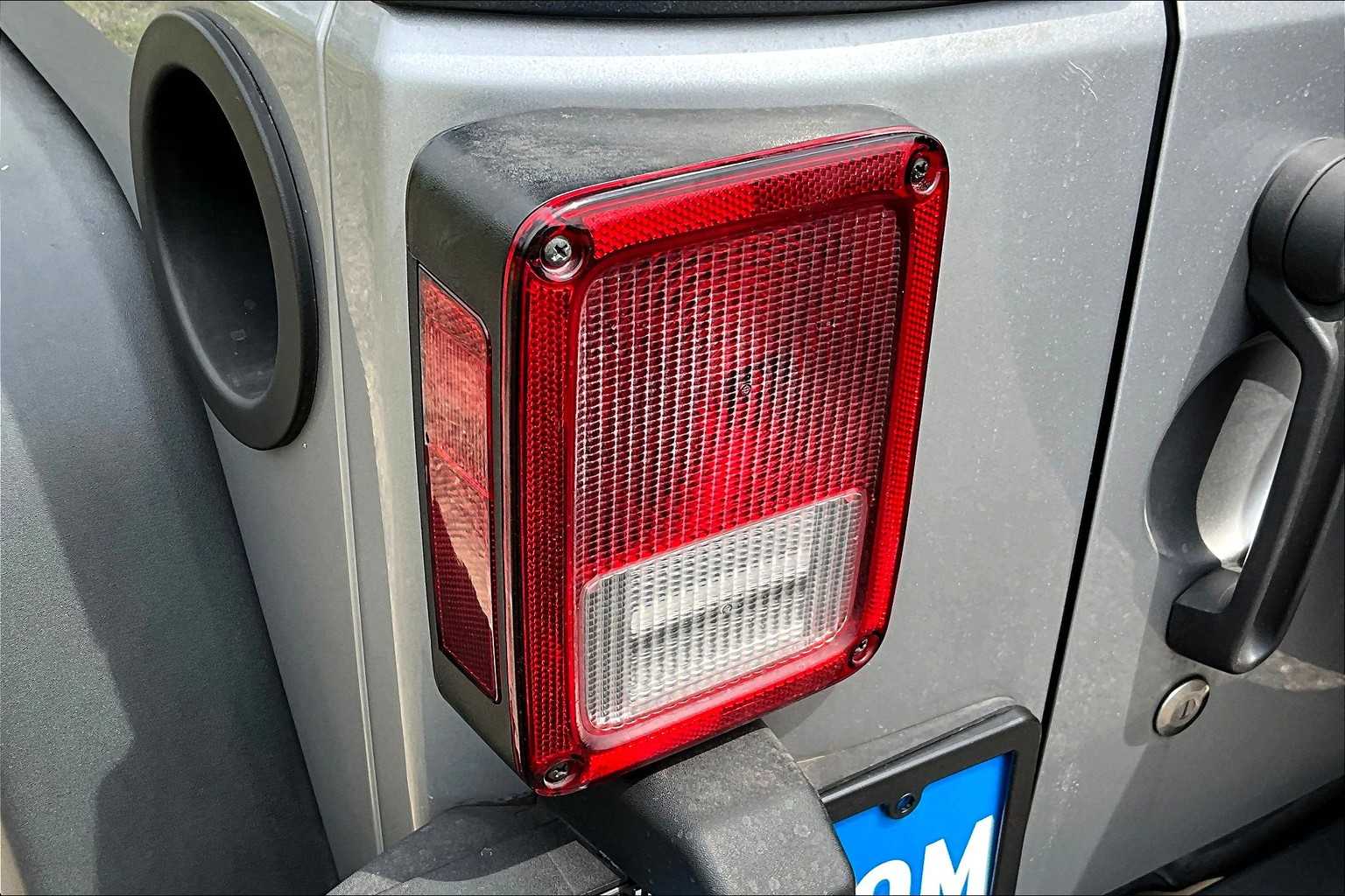 2018 Jeep Wrangler Unlimited Sport 27