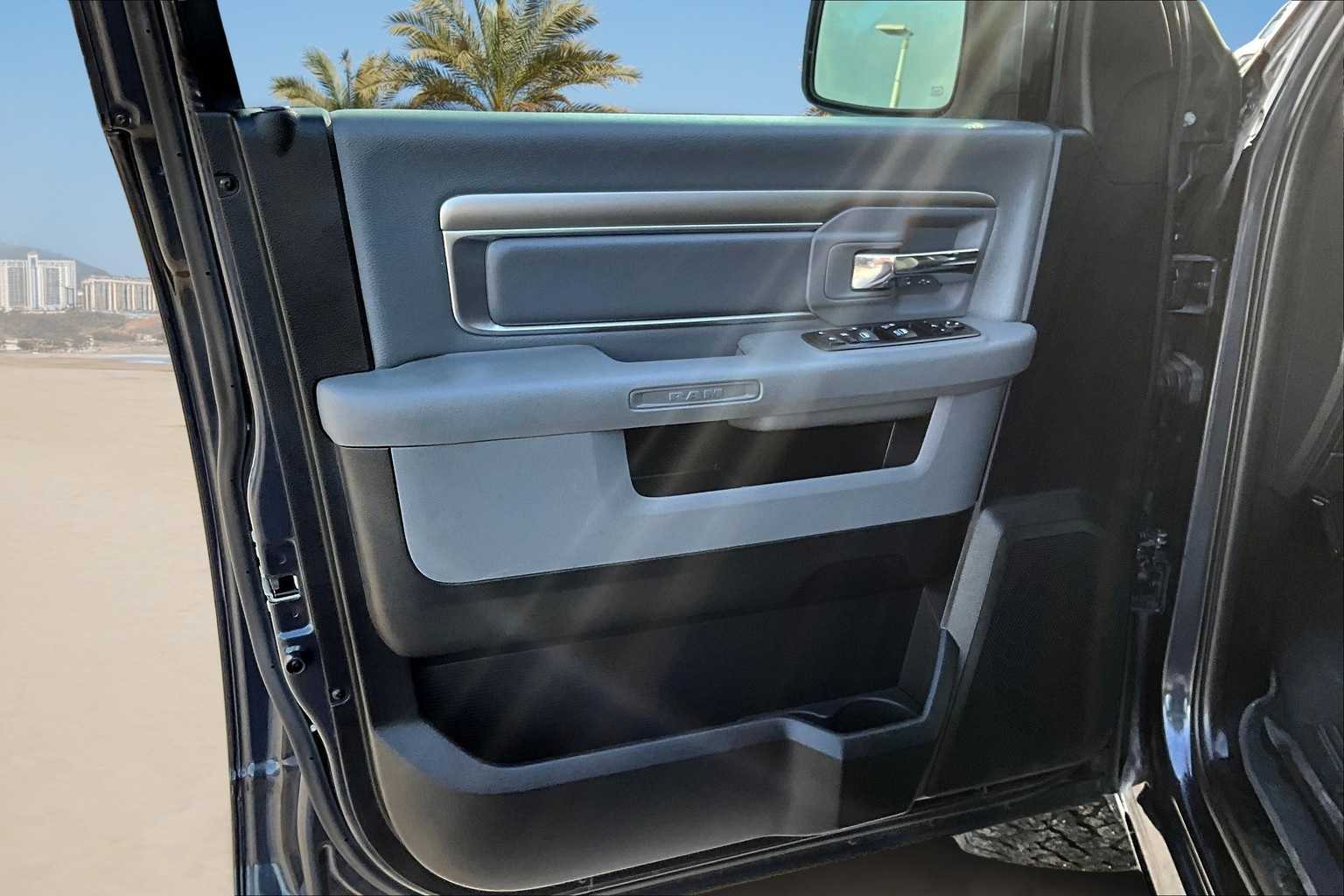 Thumbnail: 2019 RAM 1500 Classic - 26
