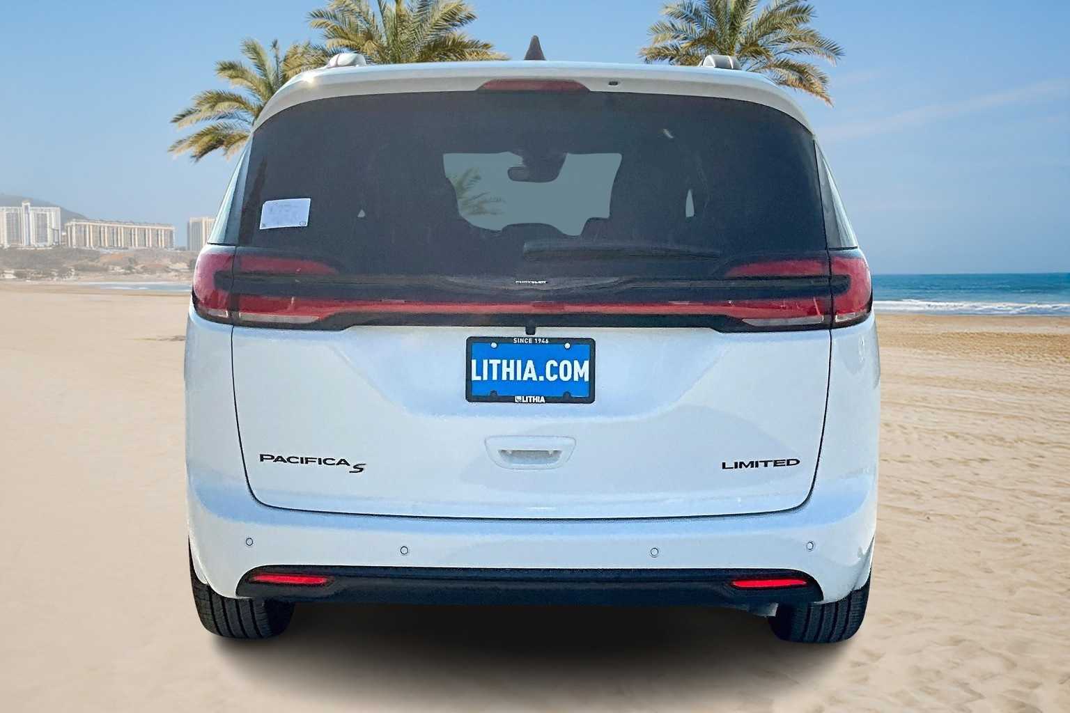Thumbnail: 2026 Chrysler Pacifica - 5