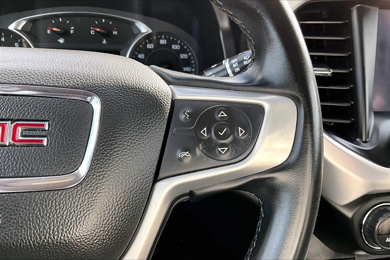 Thumbnail: 2023 GMC Acadia - 23