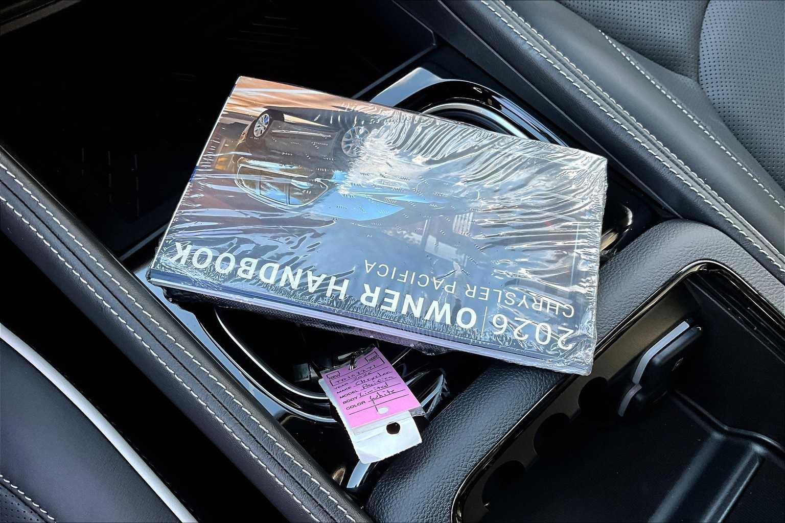 Thumbnail: 2026 Chrysler Pacifica - 18