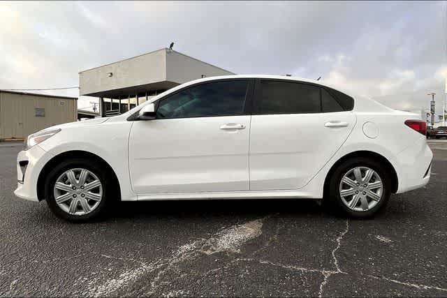 Thumbnail: 2023 Kia Rio - 3