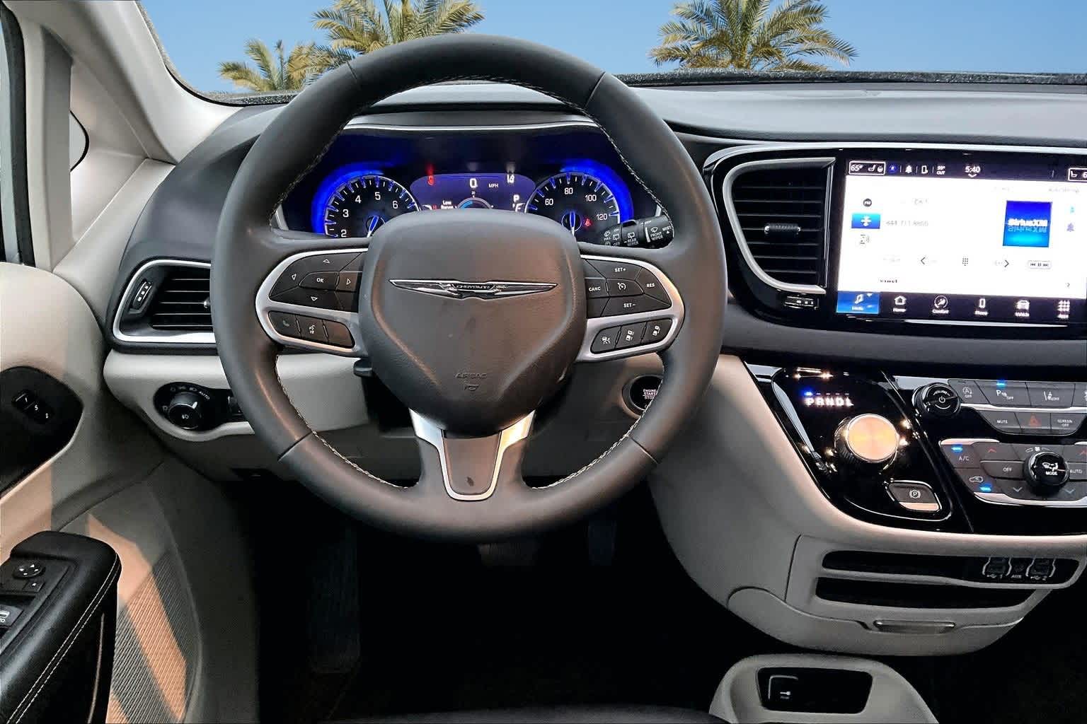 Thumbnail: 2024 Chrysler Pacifica - 15