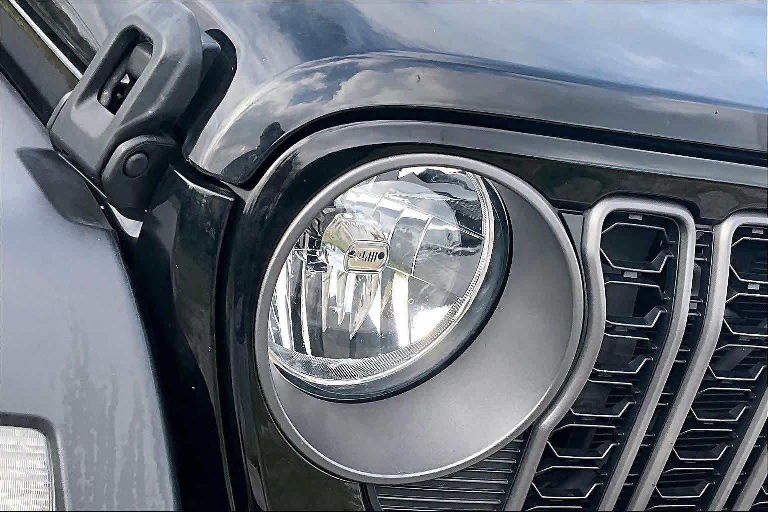 Thumbnail: 2024 Jeep Gladiator - 28