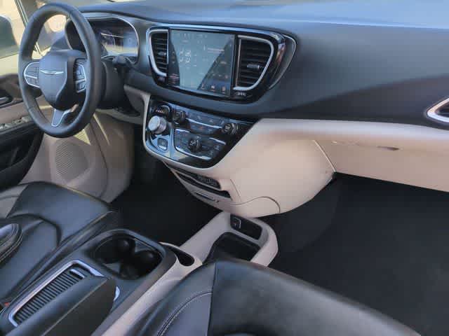 Thumbnail: 2023 Chrysler Pacifica - 27