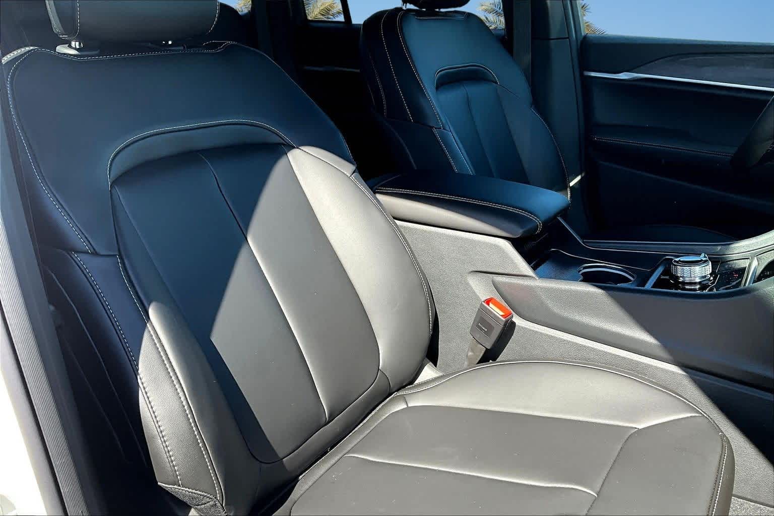 Thumbnail: 2025 Jeep Grand Cherokee - 14