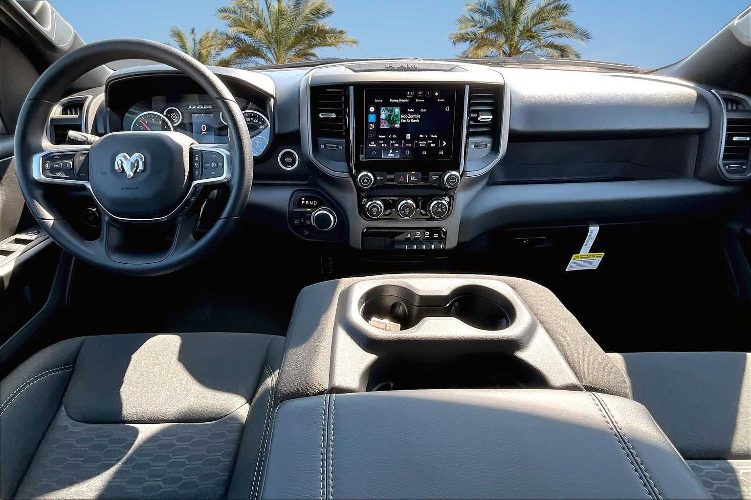 Thumbnail: 2025 RAM 1500 - 9