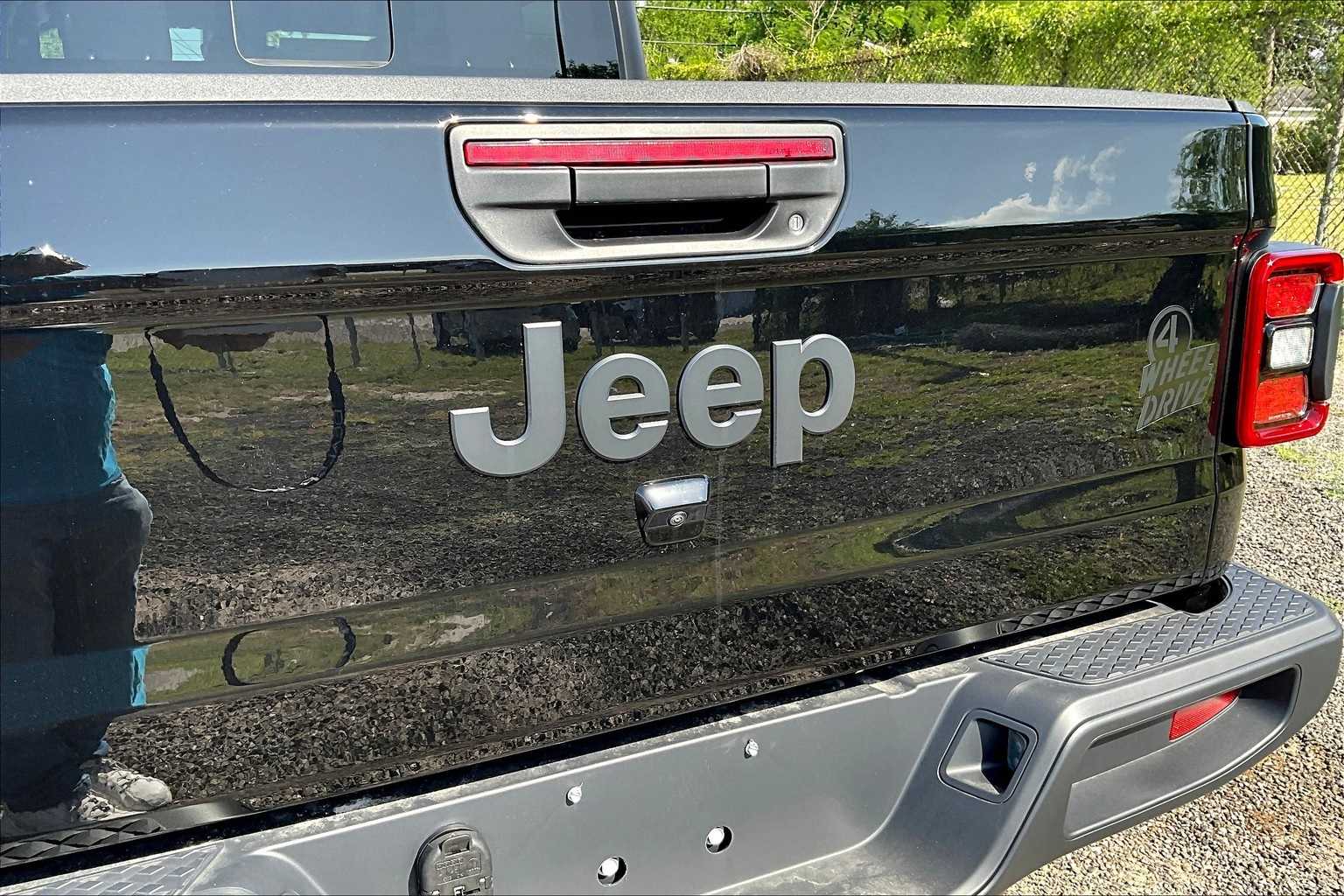 Thumbnail: 2025 Jeep Gladiator - 5