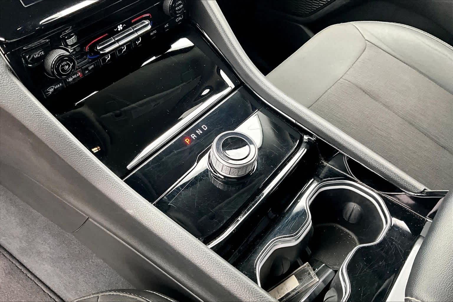 Thumbnail: 2023 Jeep Grand Cherokee - 16