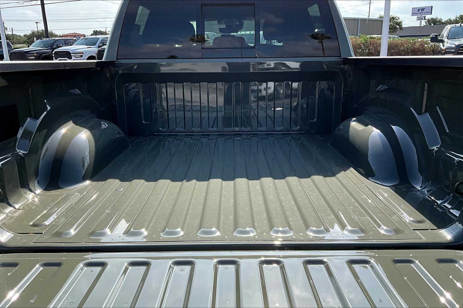 Thumbnail: 2025 RAM 1500 - 19