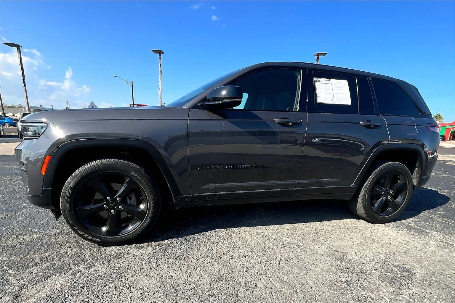 Thumbnail: 2024 Jeep Grand Cherokee - 3