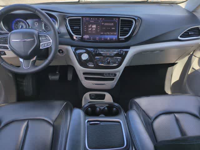Thumbnail: 2023 Chrysler Pacifica - 19