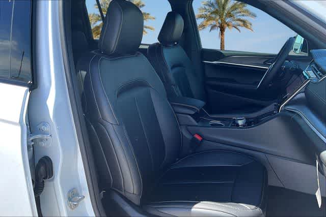 Thumbnail: 2025 Jeep Grand Cherokee - 14