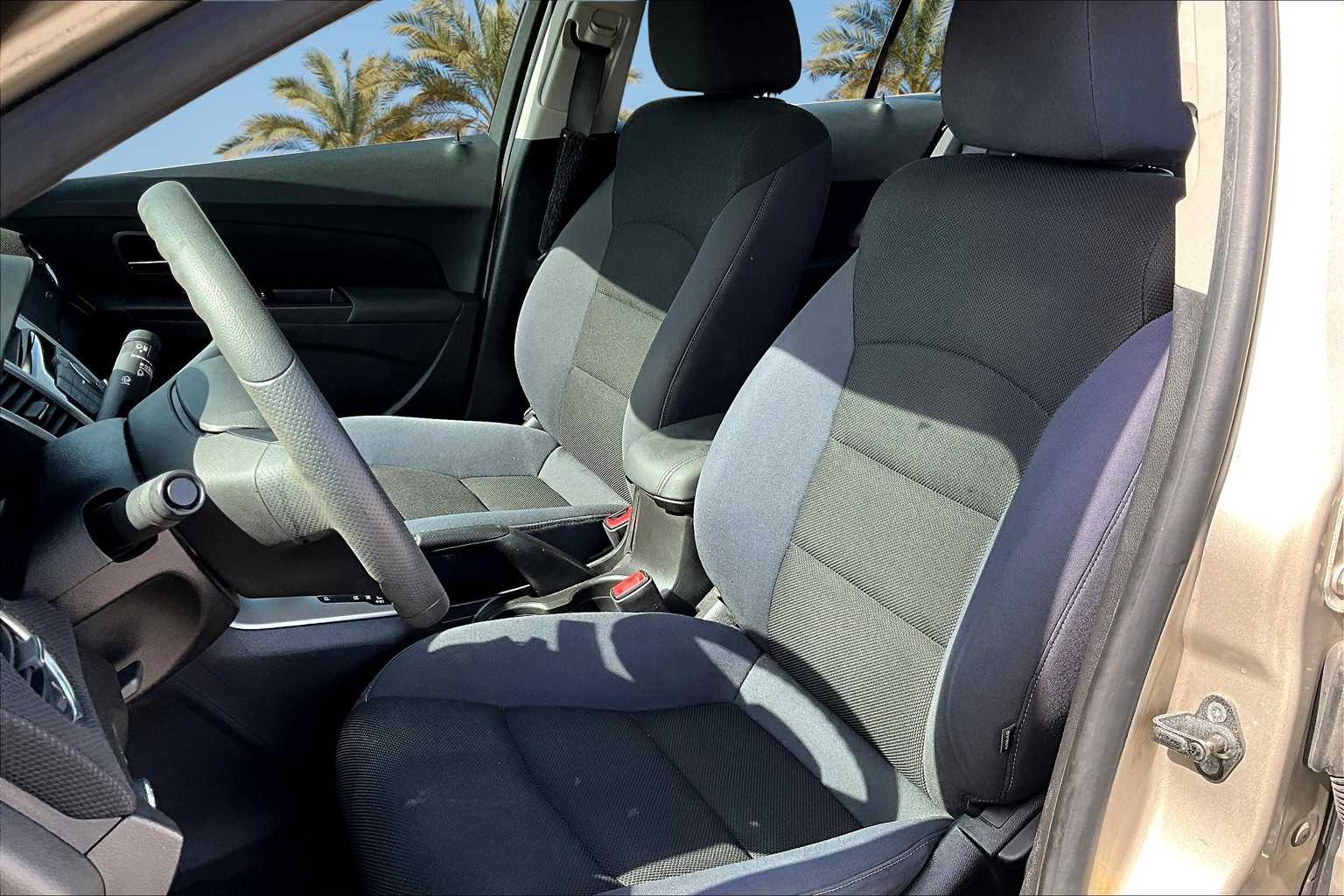 Thumbnail: 2015 Chevrolet Cruze - 11