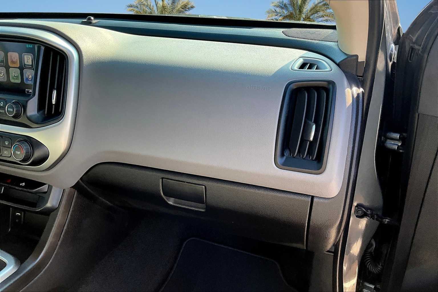 Thumbnail: 2016 Chevrolet Colorado - 22