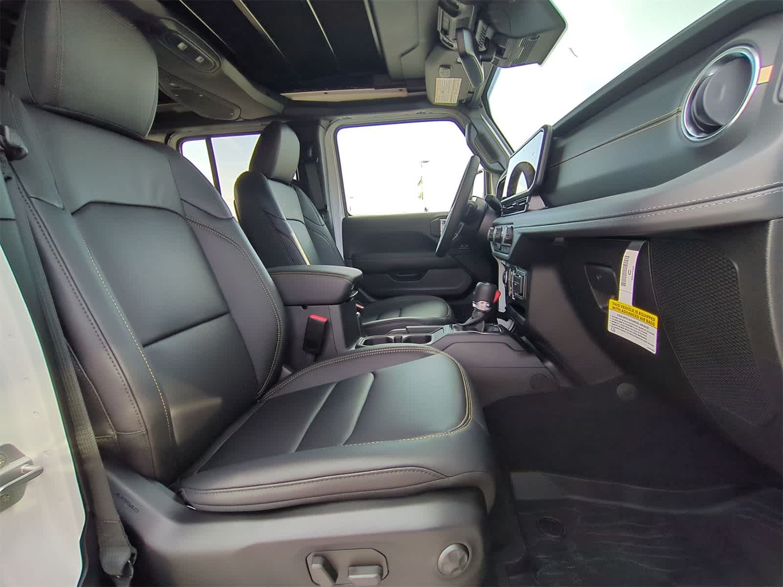 Thumbnail: 2025 Jeep Wrangler - 22