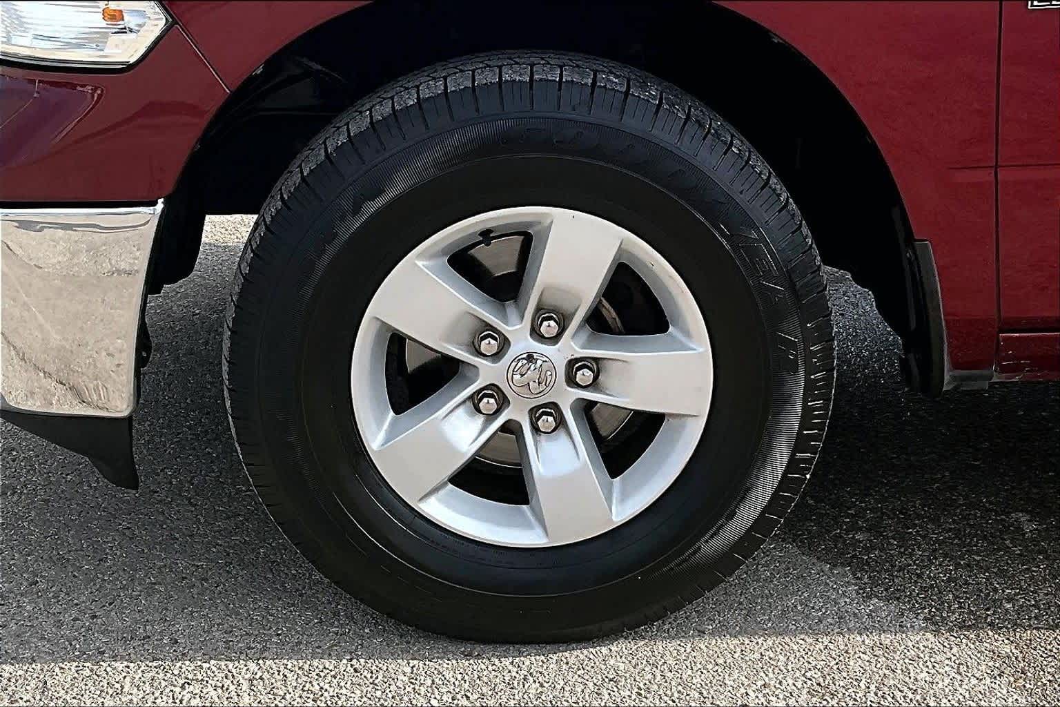 Thumbnail: 2019 RAM 1500 Classic - 31