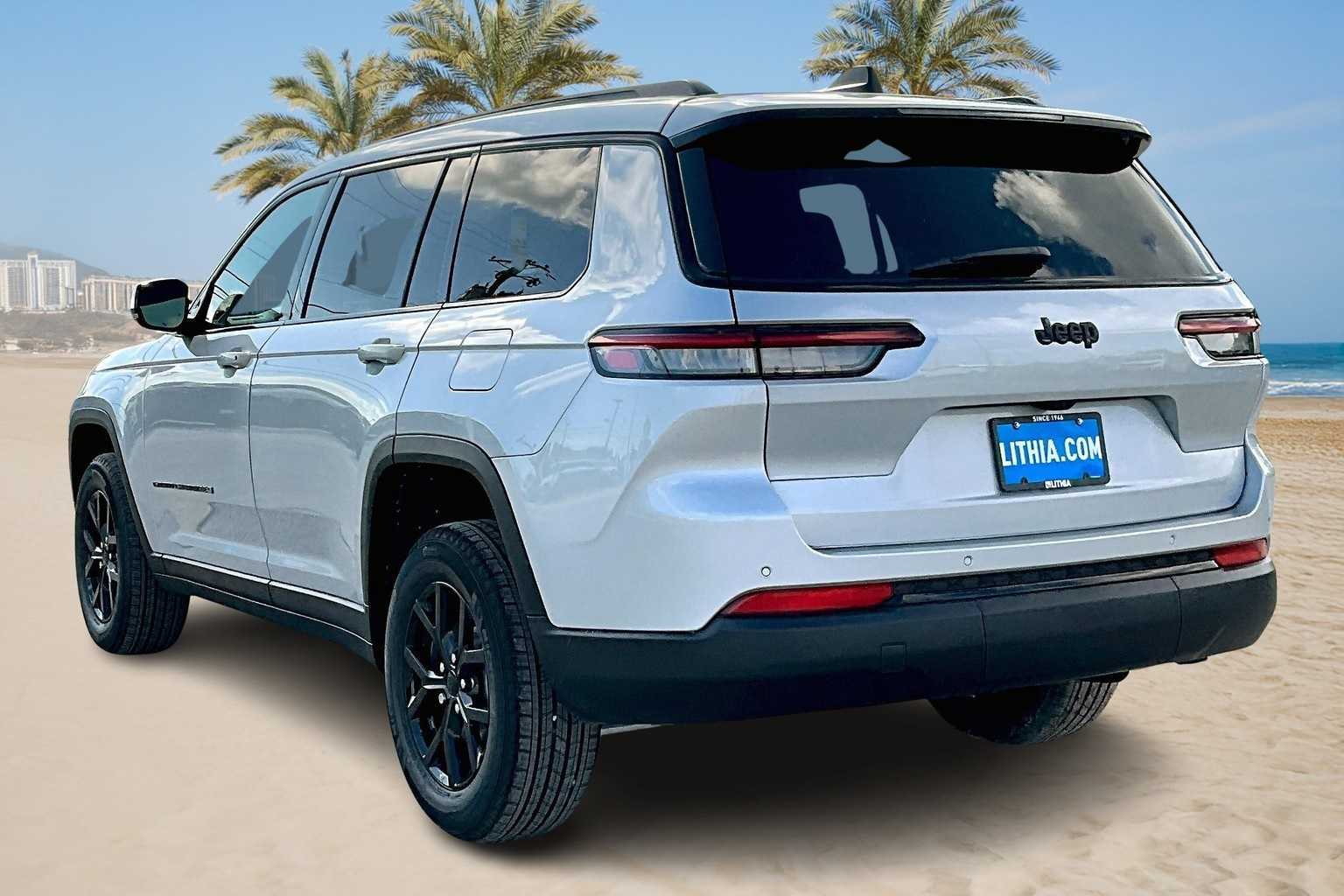 Thumbnail: 2025 Jeep Grand Cherokee - 4