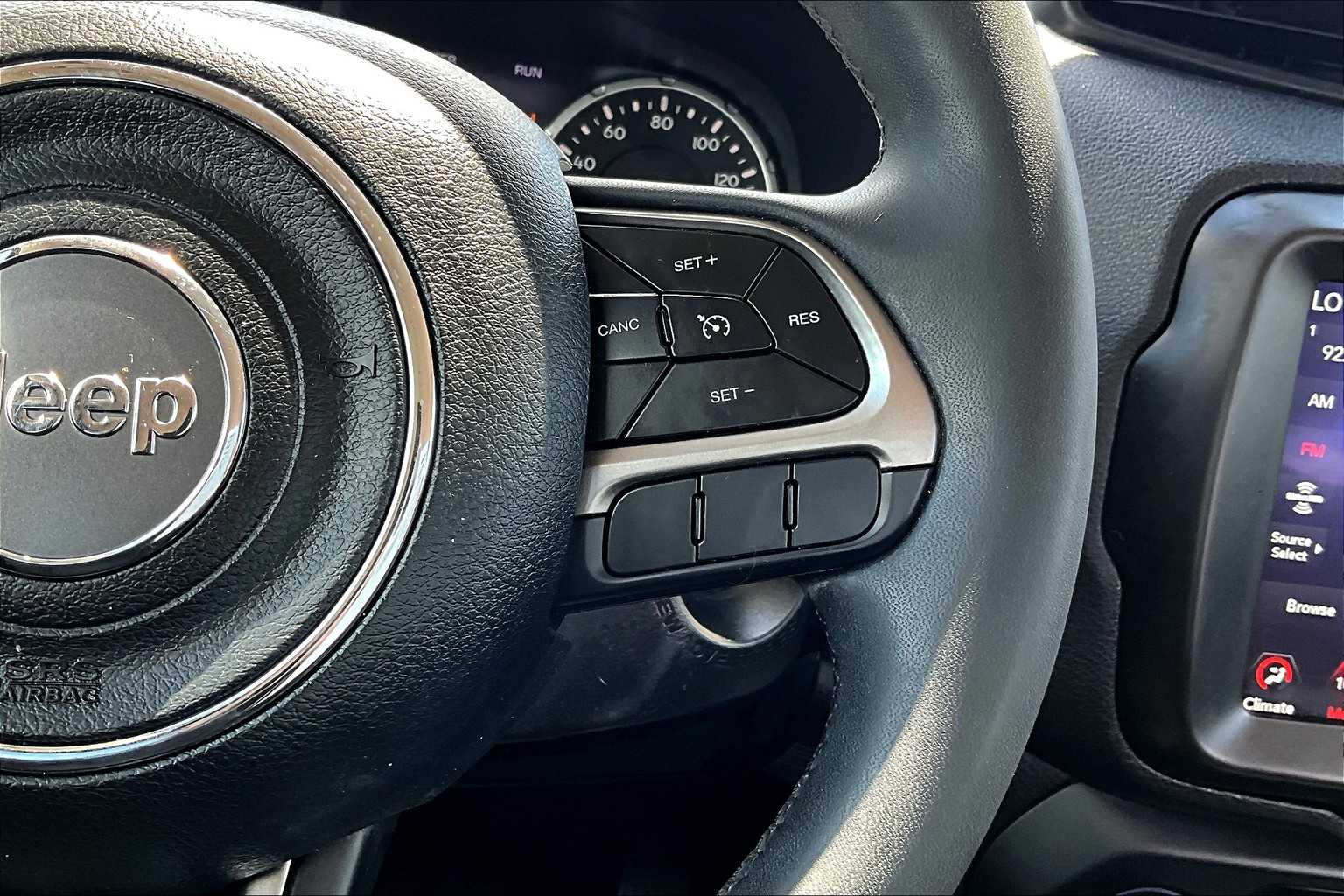 Thumbnail: 2022 Jeep Renegade - 25