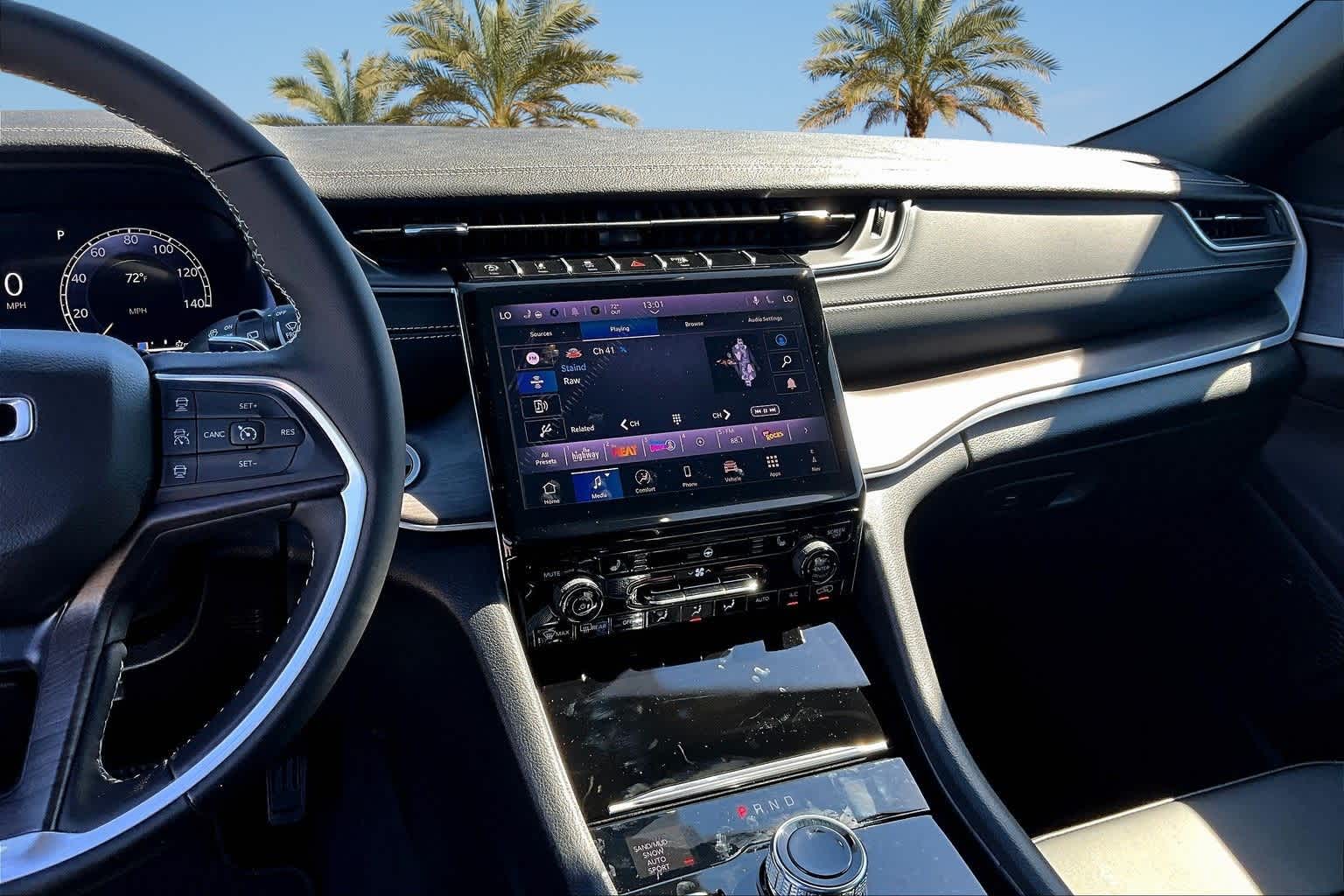 Thumbnail: 2025 Jeep Grand Cherokee - 16