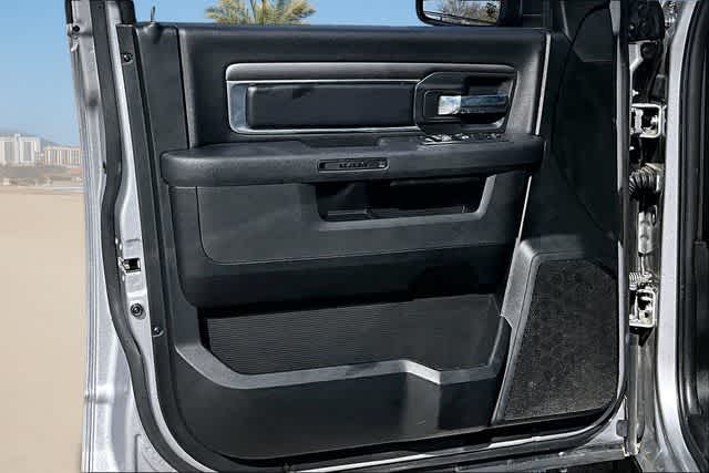 Thumbnail: 2024 RAM 1500 Classic - 25