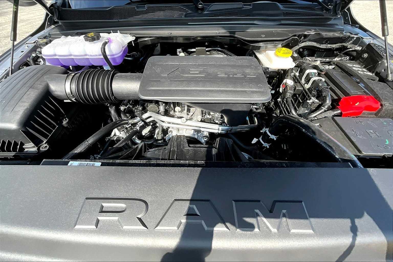 Thumbnail: 2025 RAM 1500 - 9