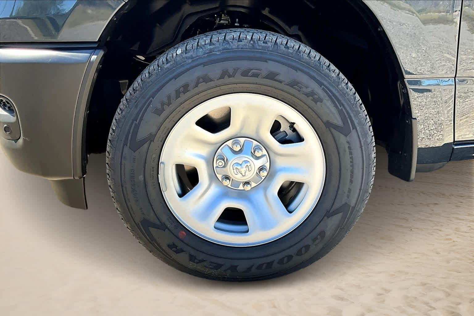 Thumbnail: 2025 RAM 1500 - 8