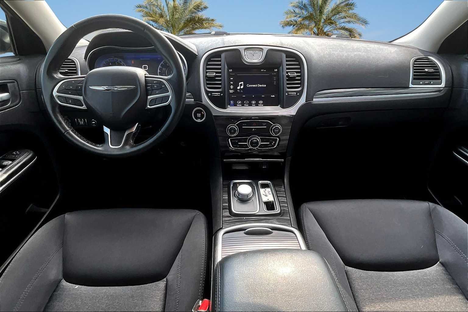 Thumbnail: 2022 Chrysler 300 - 10