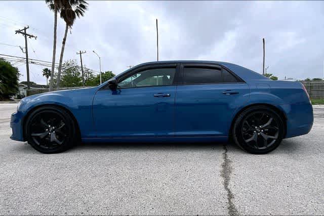 Thumbnail: 2022 Chrysler 300 - 3