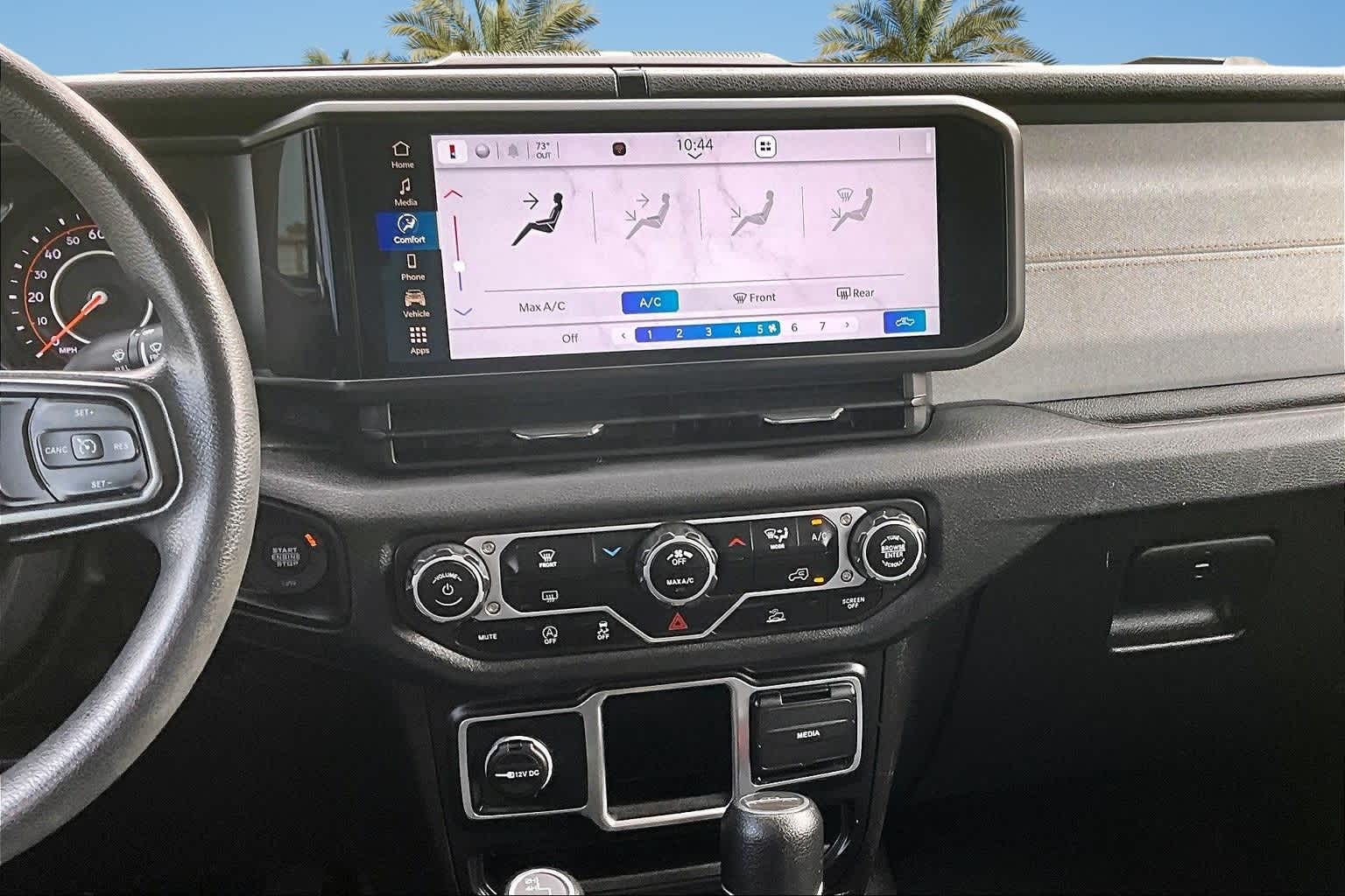 Thumbnail: 2024 Jeep Gladiator - 15