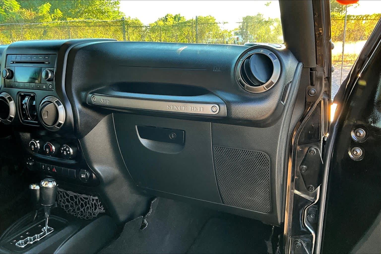 Thumbnail: 2016 Jeep Wrangler - 25